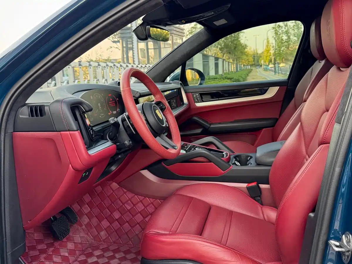 Фото 3 - Porsche Cayenne New Energy