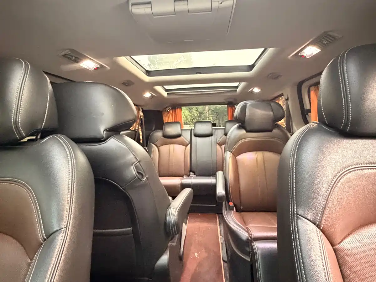 SAIC Maxus Maxus G10 2017 2016 2.0T Automatic Luxury Executive Edition