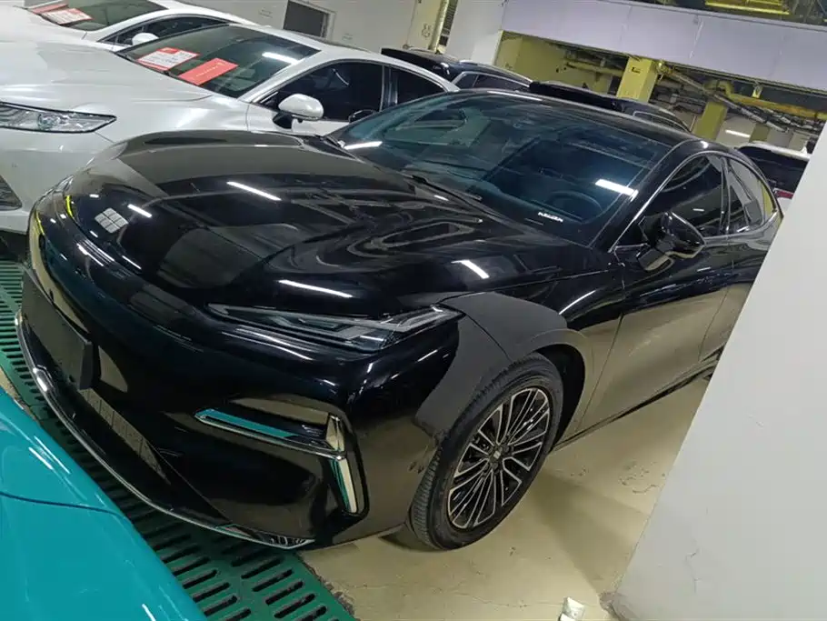 Geely Galaxy Galaxy Xingyao 8 2025 130km EM-i Premium Edition