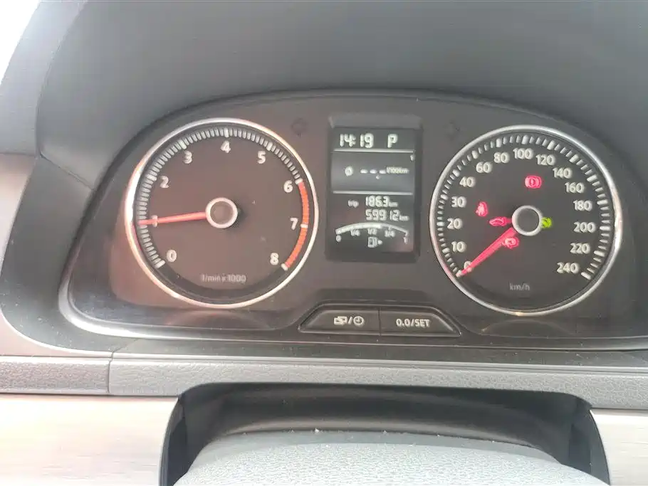 Volkswagen Lavida 2013 1.4TSI DSG Comfort Edition фото 14