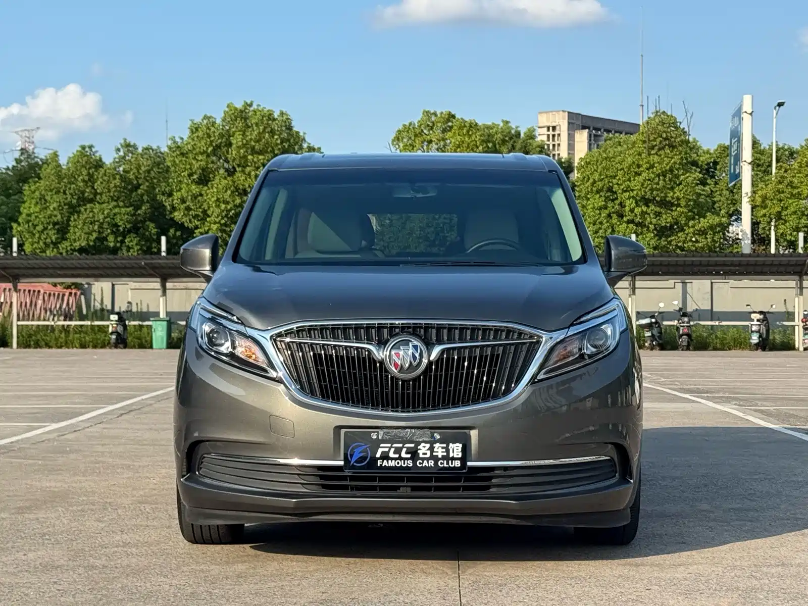 Фото 2 - Buick GL8