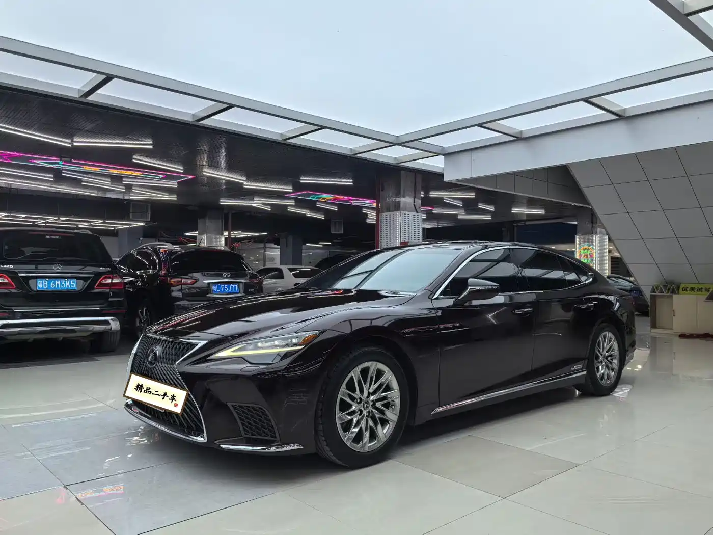 Lexus LS 2021 500h Luxury Edition фото 2