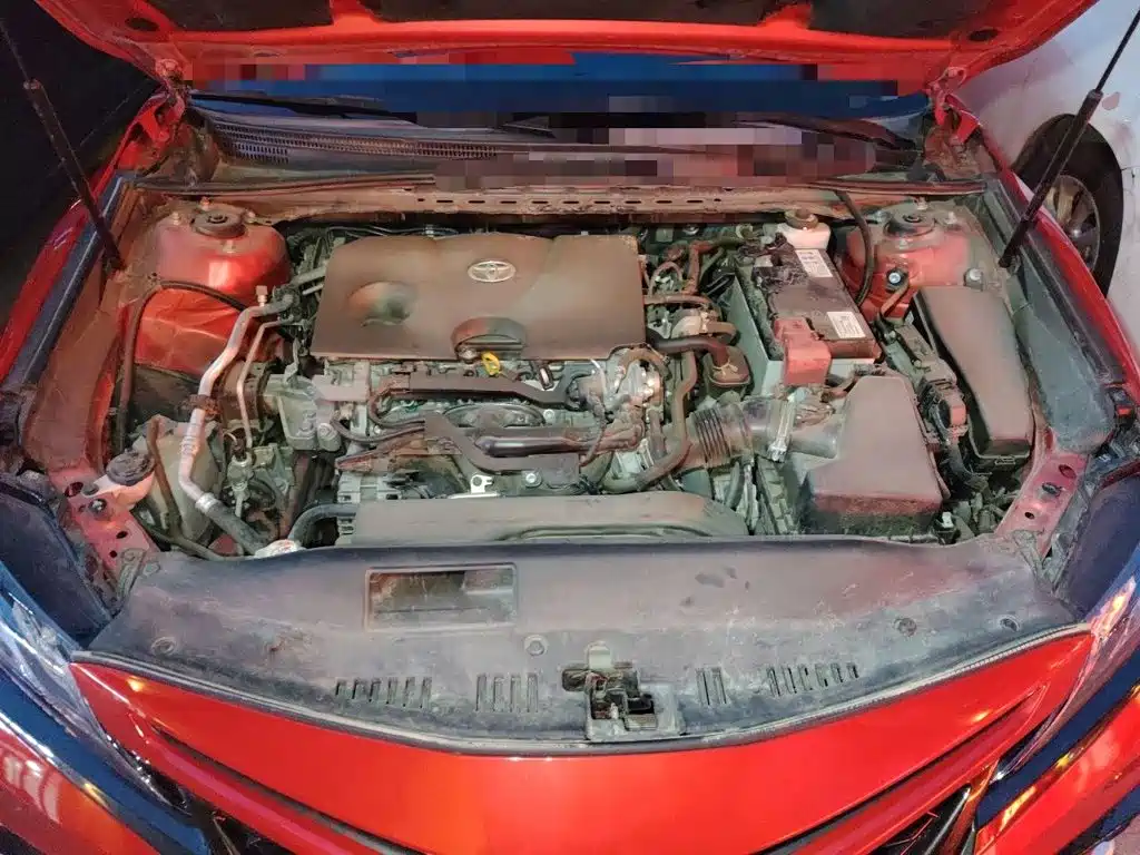 Фото 17 - Toyota Camry