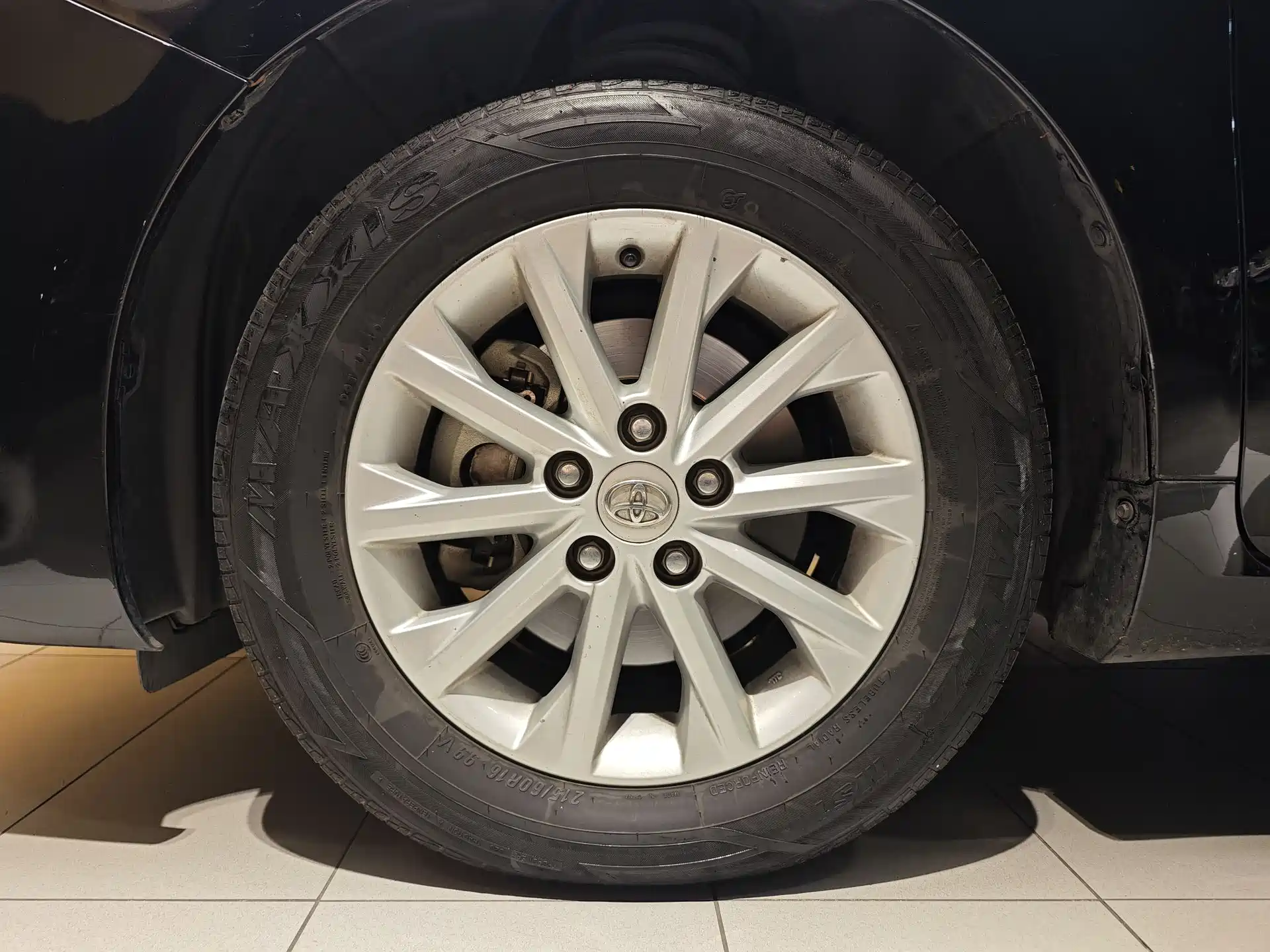 Фото 6 - Toyota Camry