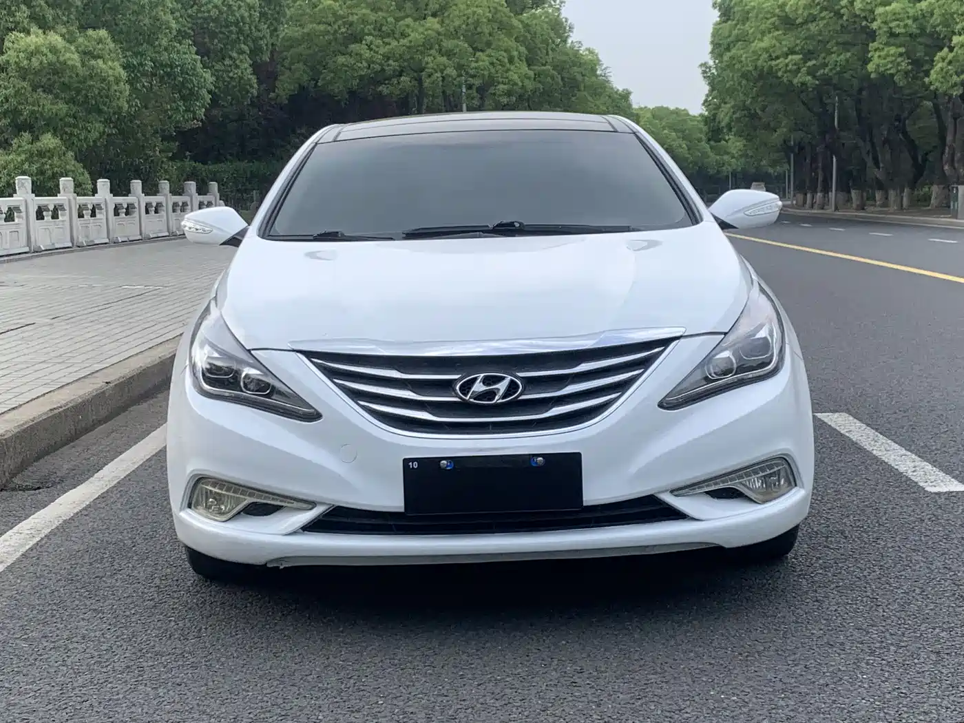 Hyundai Sonata 2013 2.0L Automatic Luxury Edition фото 2