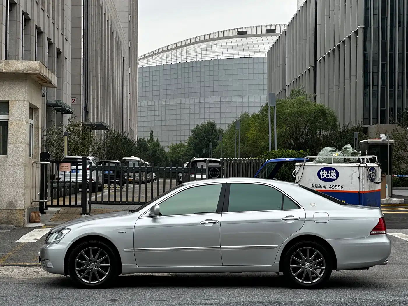 Toyota Crown 2009 2.5L Royal Special Navigation Edition фото 7