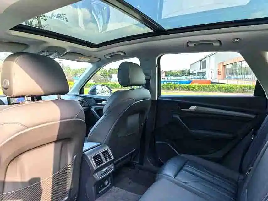 Фото 6 - Audi Q5L