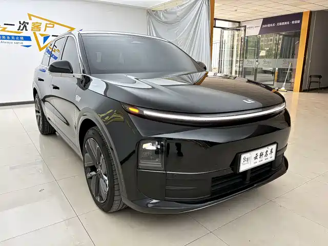 Li Auto L6 2025