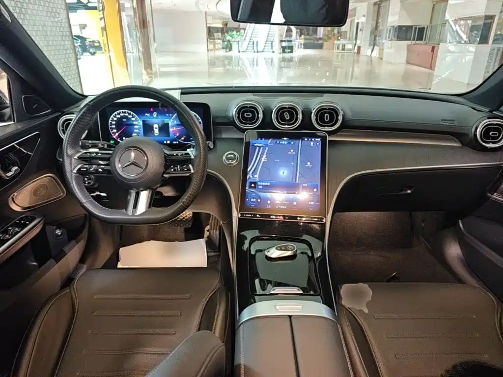 Photo 10 - Mercedes-Benz C-Class