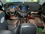 Photo 5 - Jeep Cherokee