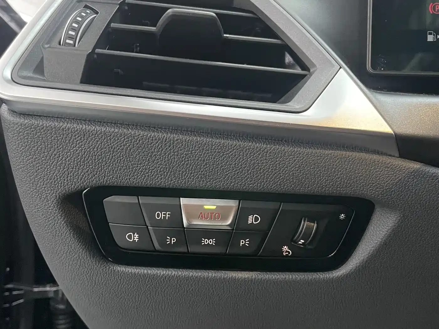 BMW 3 Series 2023 320Li M Sport Package фото 14