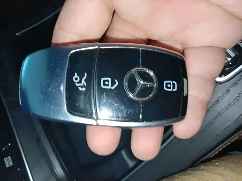 Фото 9 - Mercedes-Benz E-Class