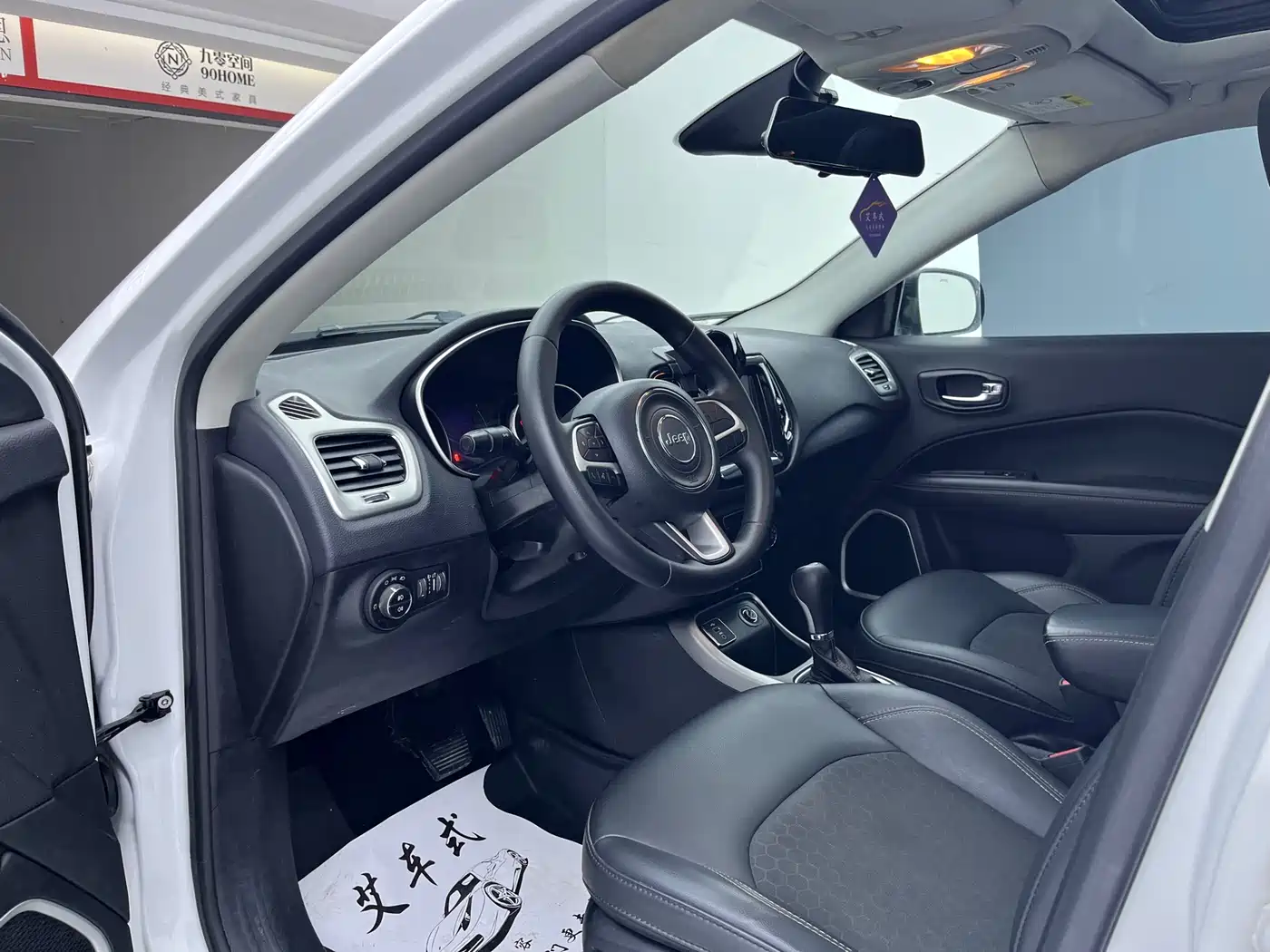 Фото 4 - Jeep Compass