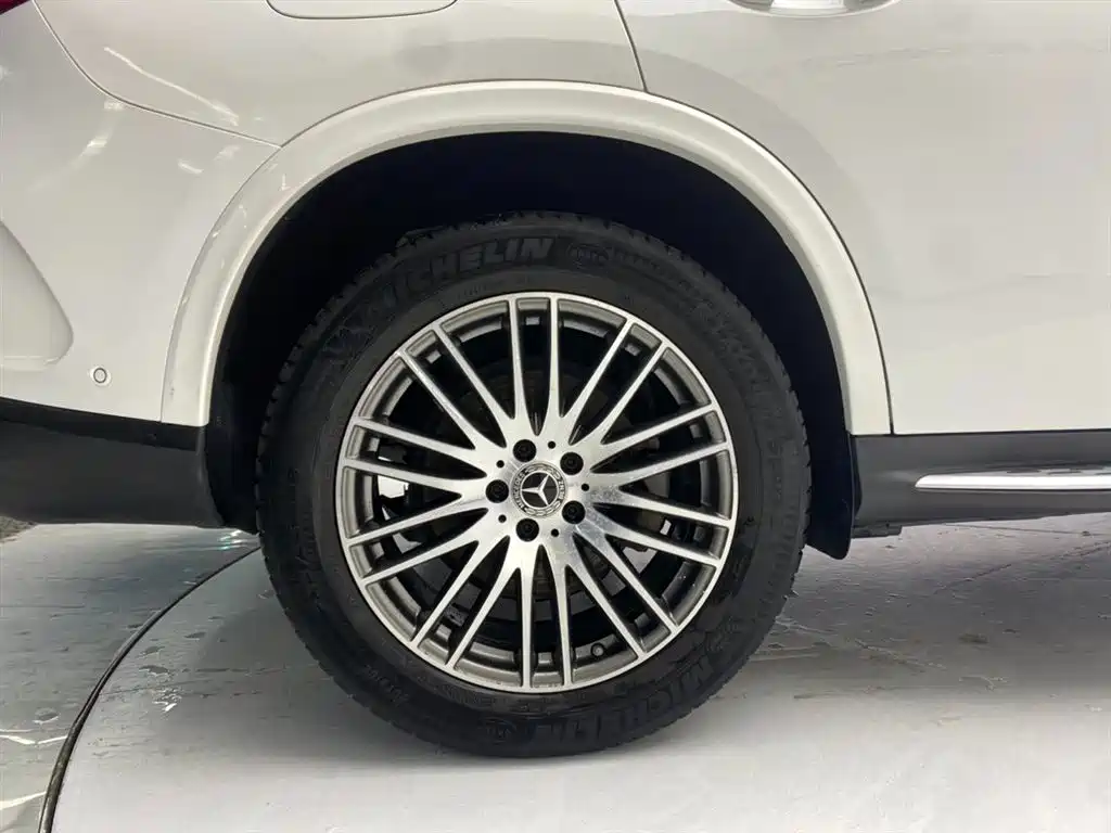 Mercedes-Benz GLC 2023 GLC 300 L 4MATIC Sport 5-Seater фото 11