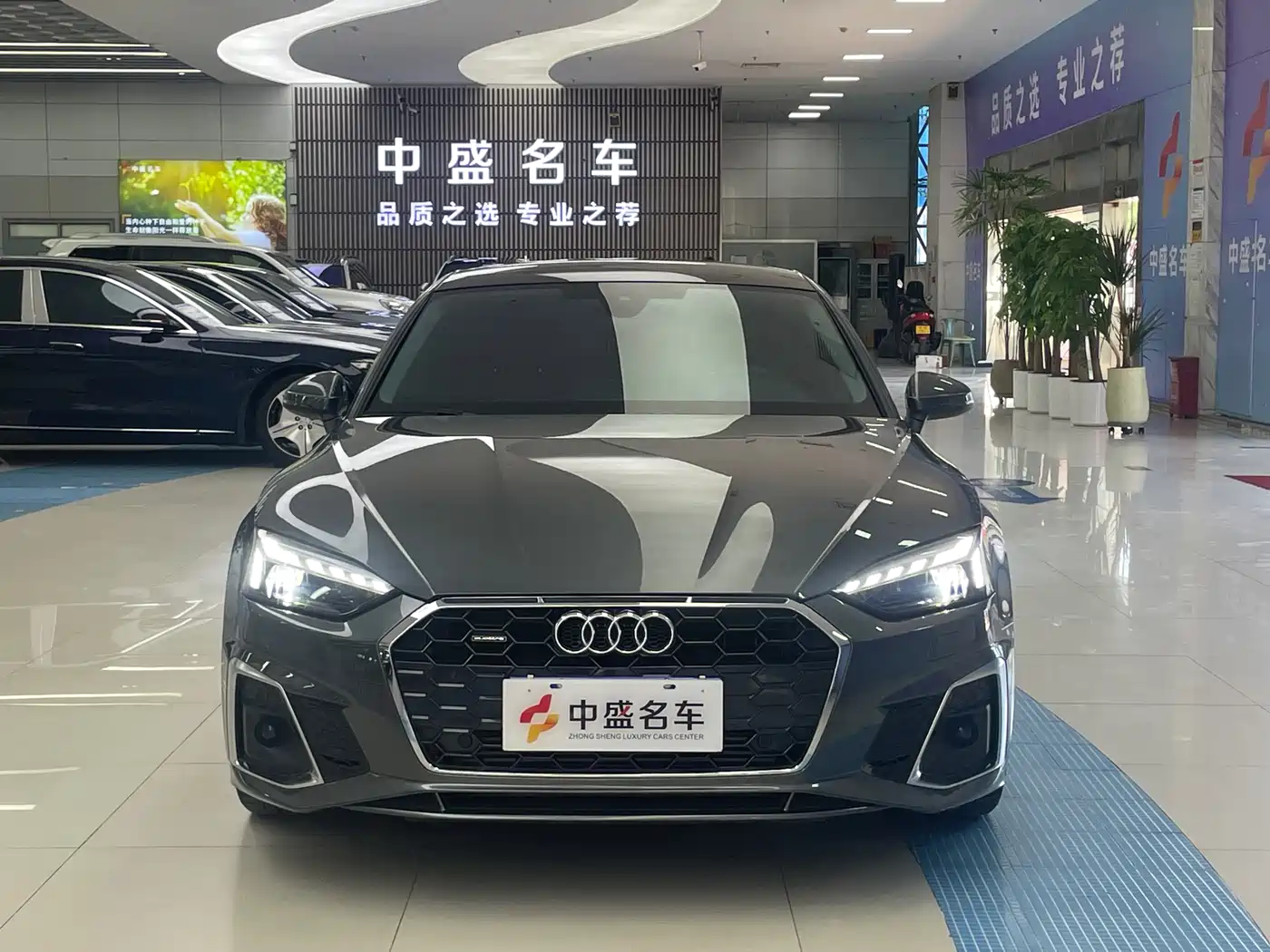 Audi A5 (Import) 2023 Sportback 40 TFSI quattro Luxury Dynamic фото 2
