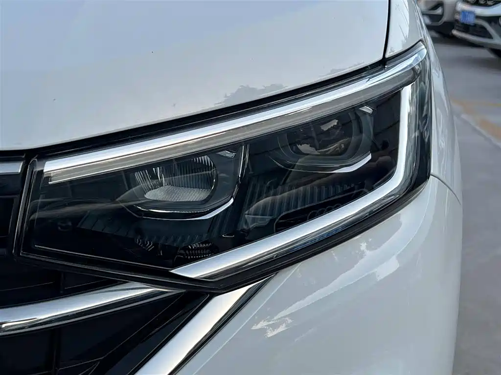 Volkswagen Tayron 2023 280TSI 2WD Luxury Plus Advanced Edition фото 4