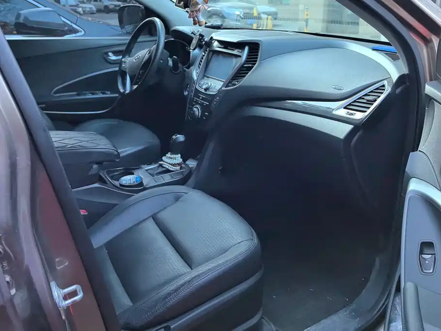 Hyundai Santa Fe 2014 2013 Facelift 2.4L Automatic 4WD Smart