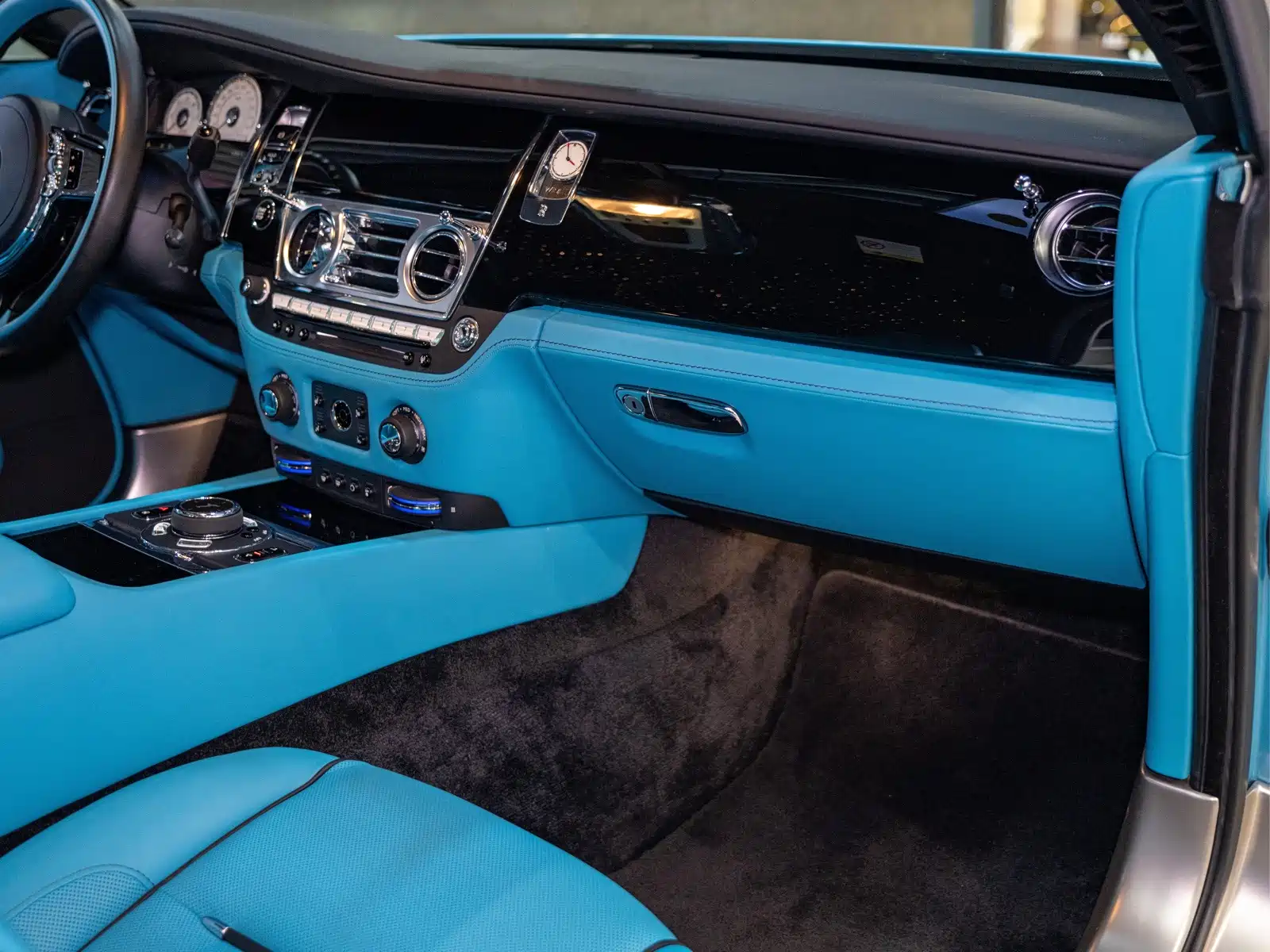 Фото 21 - Rolls-Royce Wraith