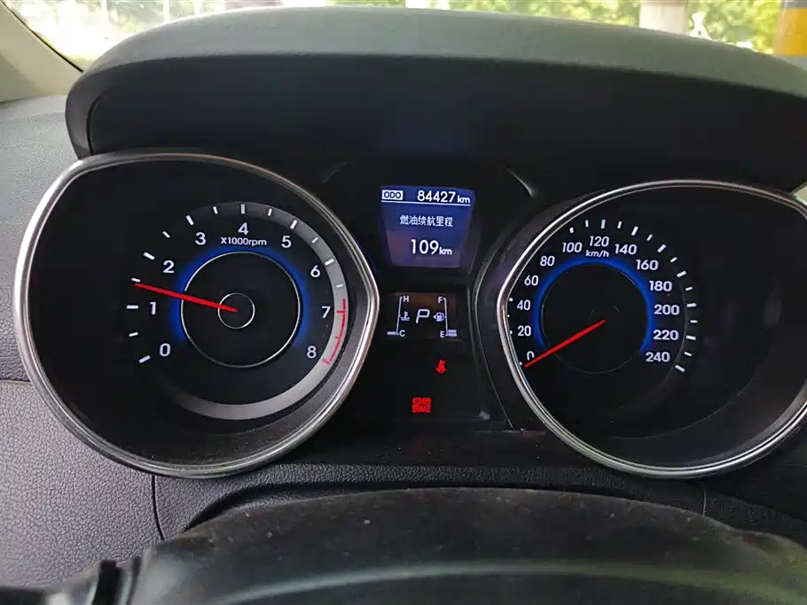 Hyundai Langdong 2013 1.6L Automatic Leading фото 14