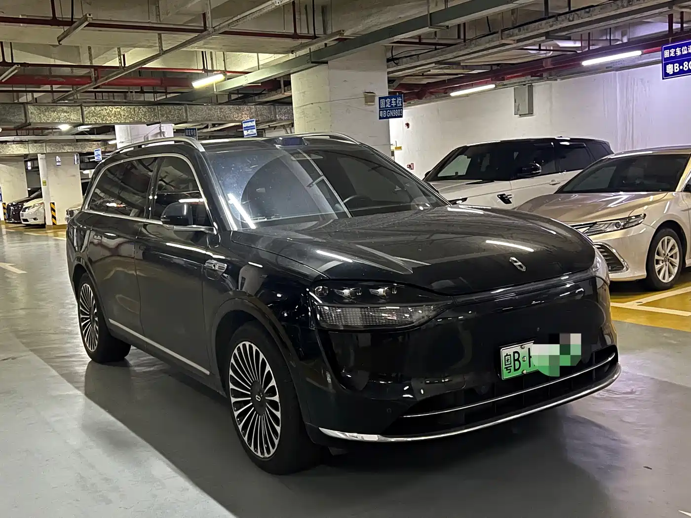 AITO Wenjie AITO M9 2024 Range Extender Max Edition 42kWh 6-seater фото 2