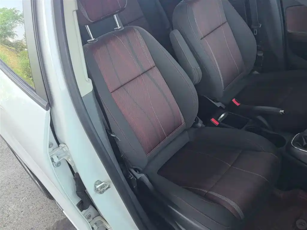 Buick Encore 2015 1.4T Manual 2WD Urban Progressive фото 25