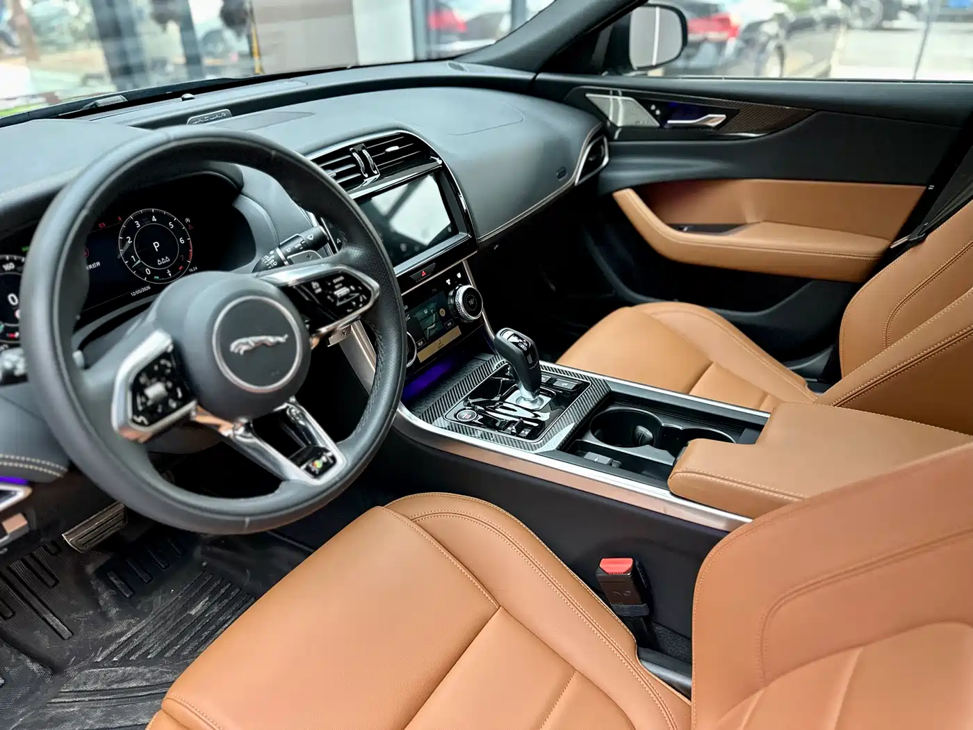 Jaguar XEL 2024 Model 2.0T 250PS R-DYNAMIC S Gloss Black Sport Edition фото 4