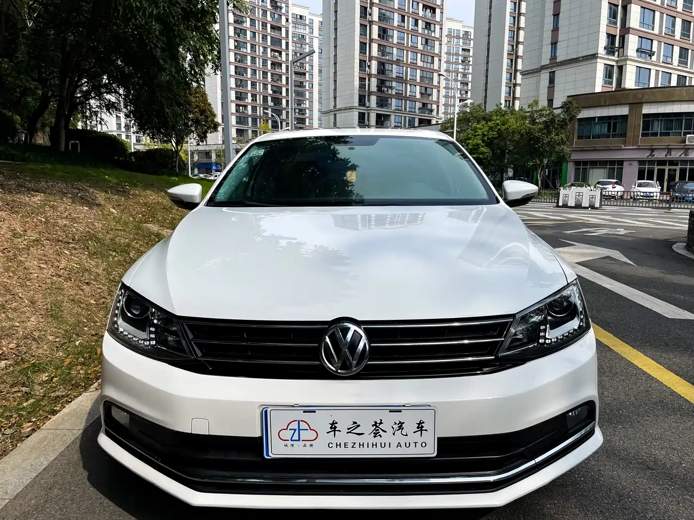 Volkswagen Sagitar 2015 230TSI Automatic Comfort фото 2