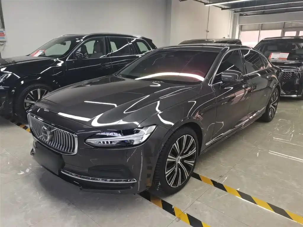 Volvo S90 2023 B5 Intelligent Vision Luxury Edition