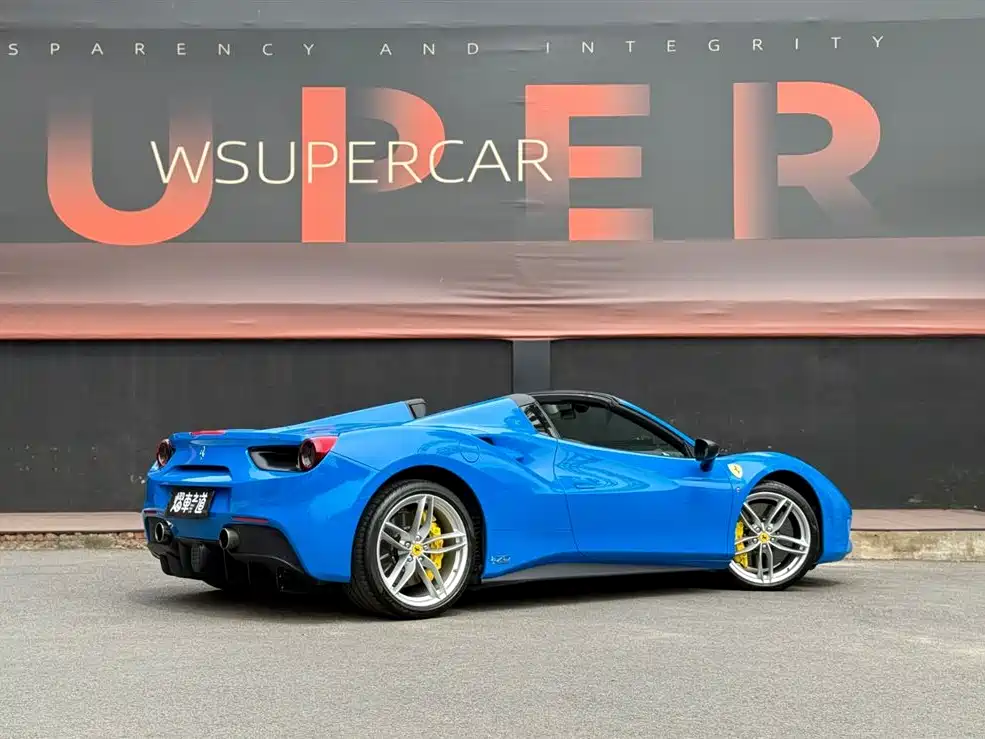 Ferrari 488 2019 2015 488 Spider