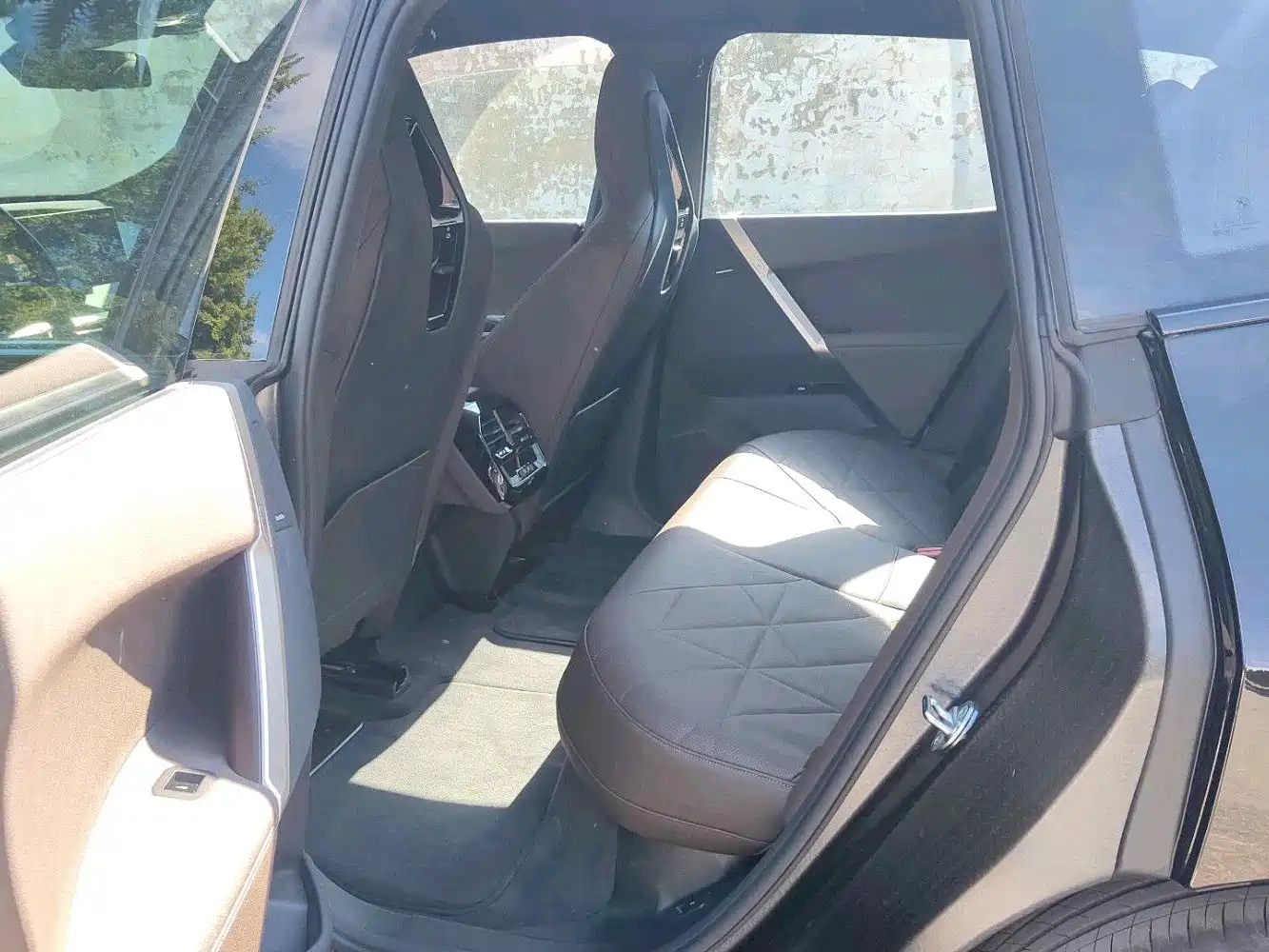 BMW iX 2023 xDrive40 фото 9