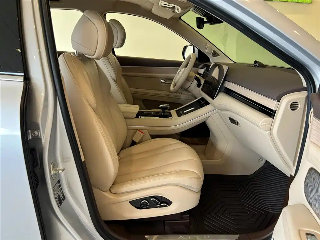 AITO Wenjie AITO M7 2024 1.5T Smart Drive RWD Ultra 5-seater фото 33