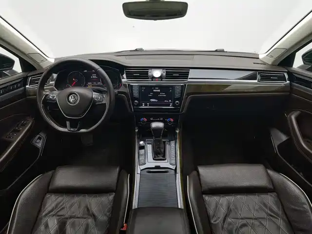 Volkswagen Phideon 2018 380TSI 2WD Flagship Edition — фото 5