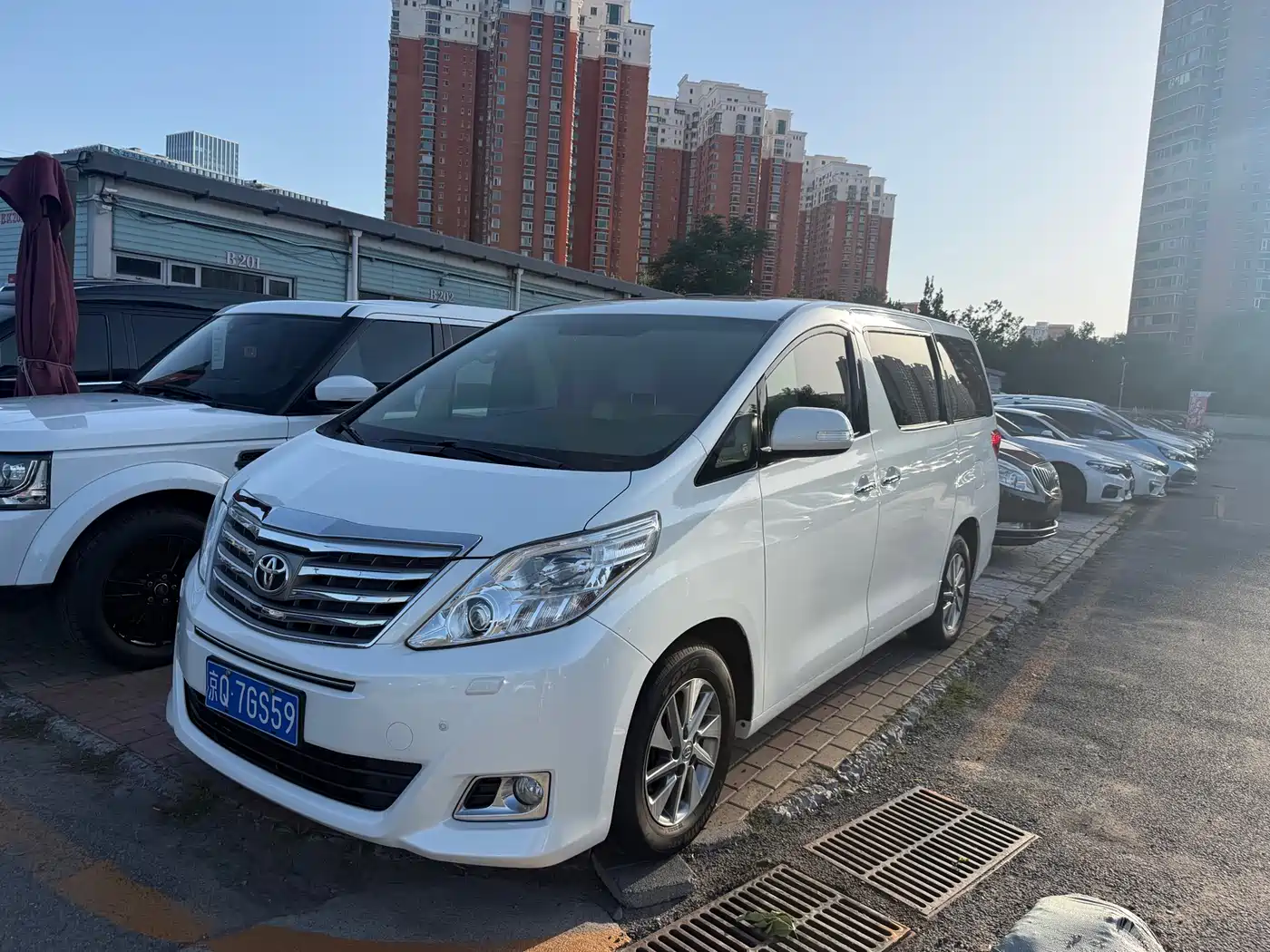 Toyota Alphard 2012 3.5L Premium Edition фото 3