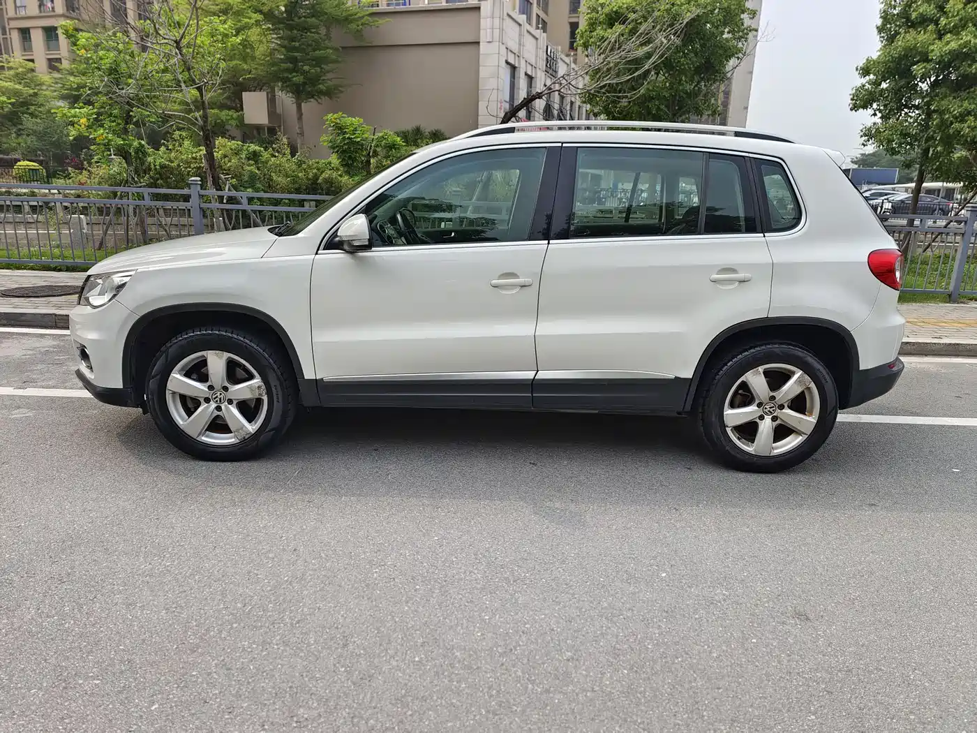 Volkswagen Tiguan 2010 1.8TSI Automatic 2WD Elite фото 4
