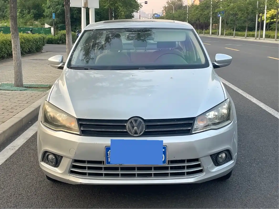 Volkswagen Jetta 2015 1.4L Manual Comfort фото 2