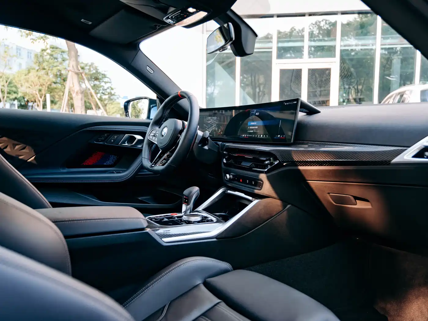 BMW M2 2024 M2 фото 12
