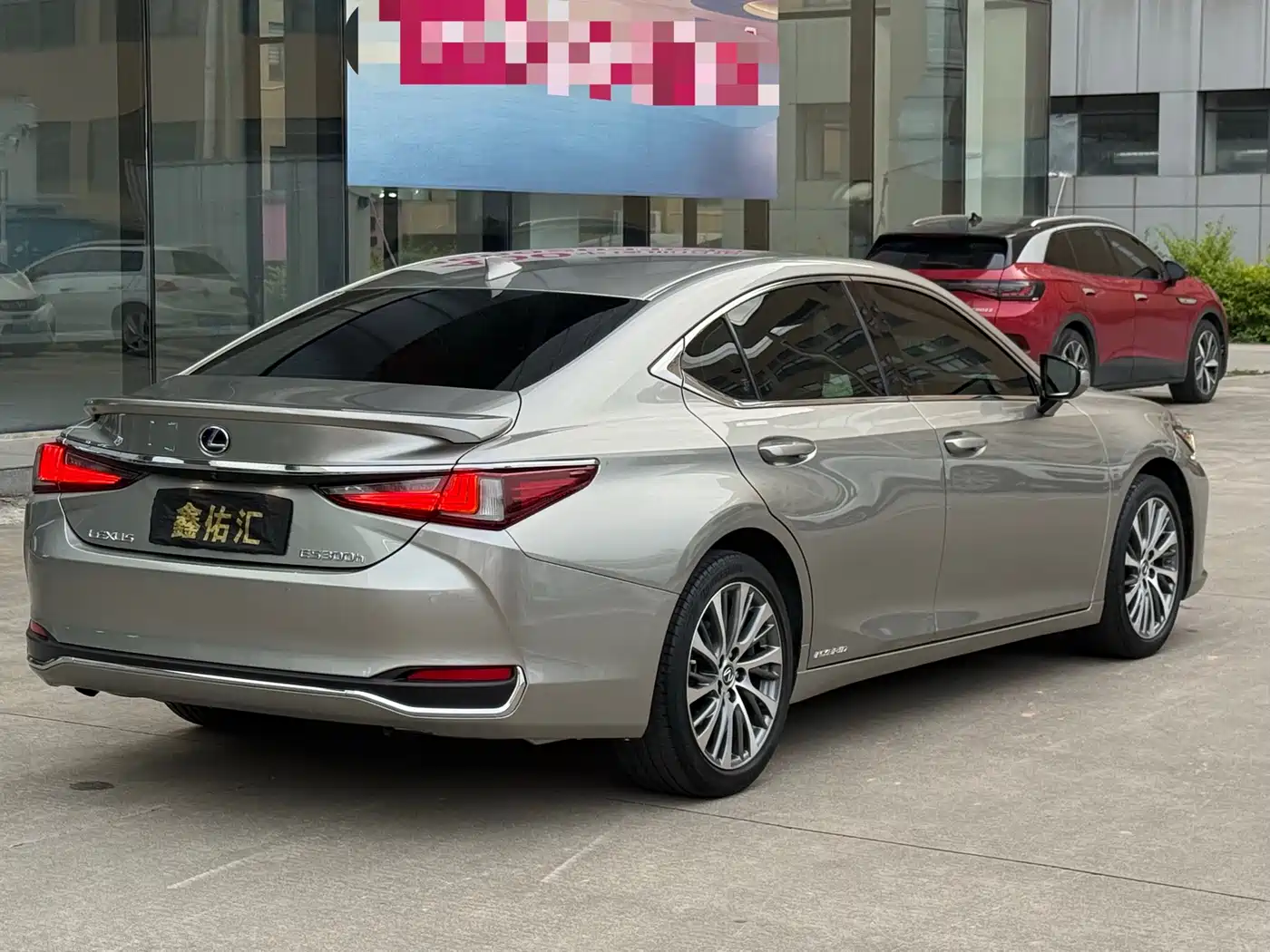 Lexus ES 2018 300h Premium Edition China V фото 9