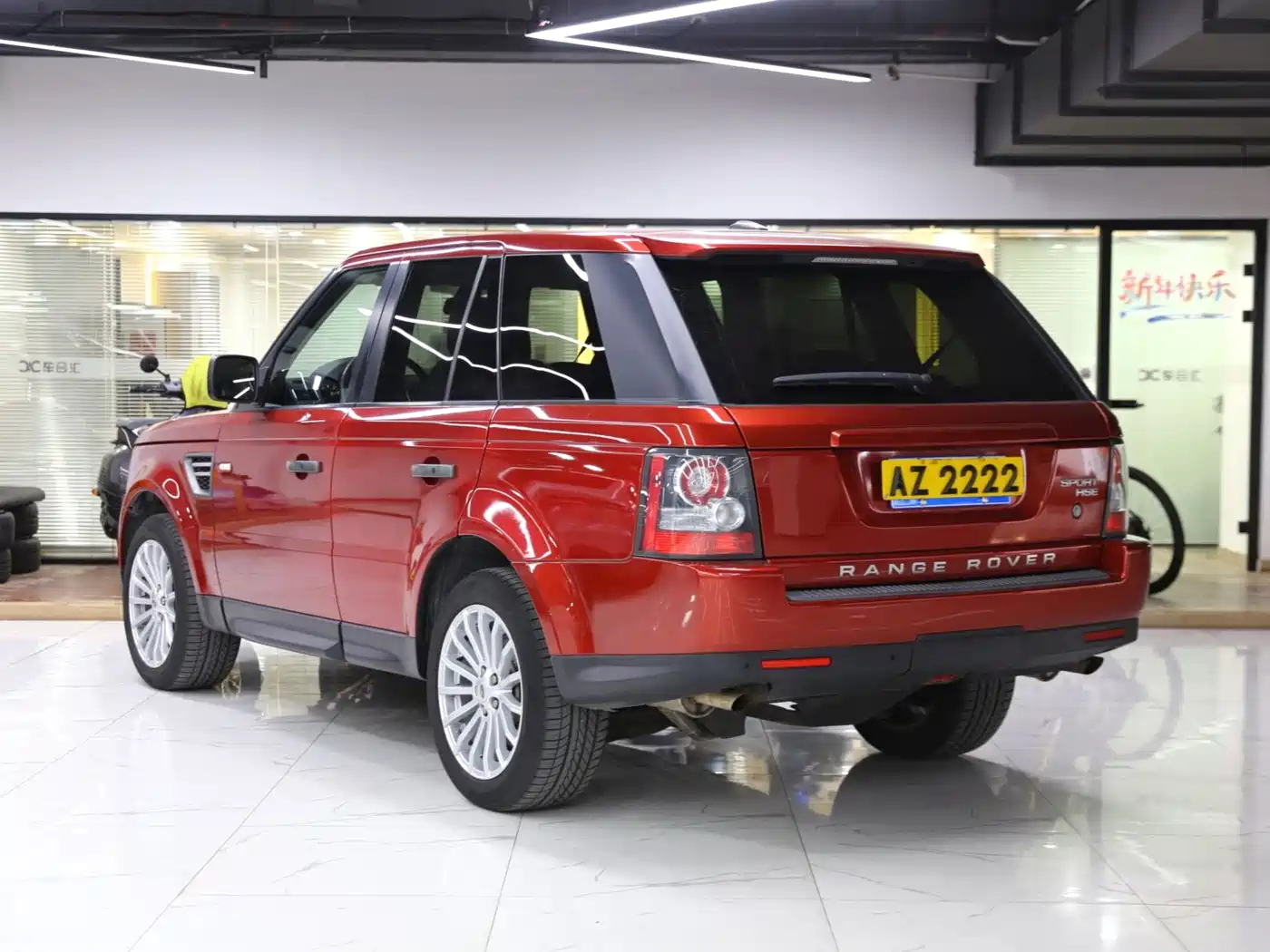 Land Rover Range Rover Sport 2010 5.0 NA V8 HSE фото 4