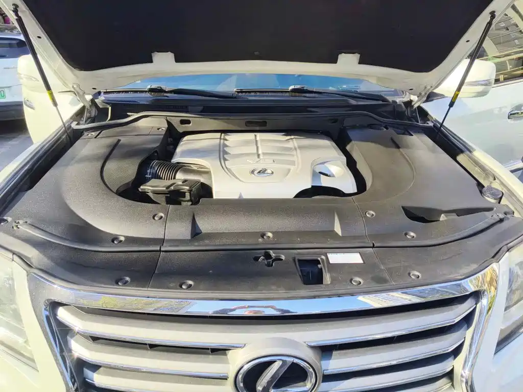 Photo 9 - Lexus LX
