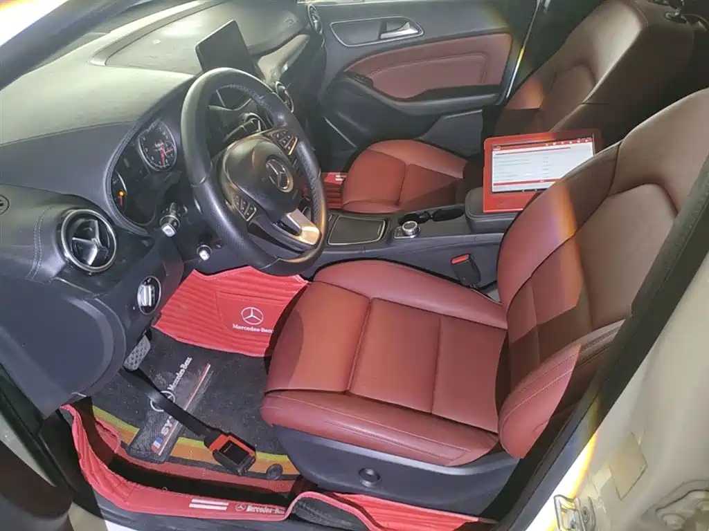 Mercedes-Benz B-Class 2016 B 200 Collector's Edition фото 15