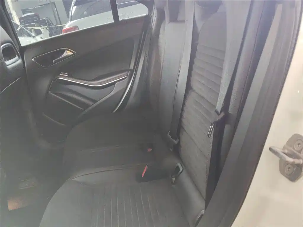 Mercedes-Benz CLA (Import) 2018 CLA 220 4MATIC фото 17