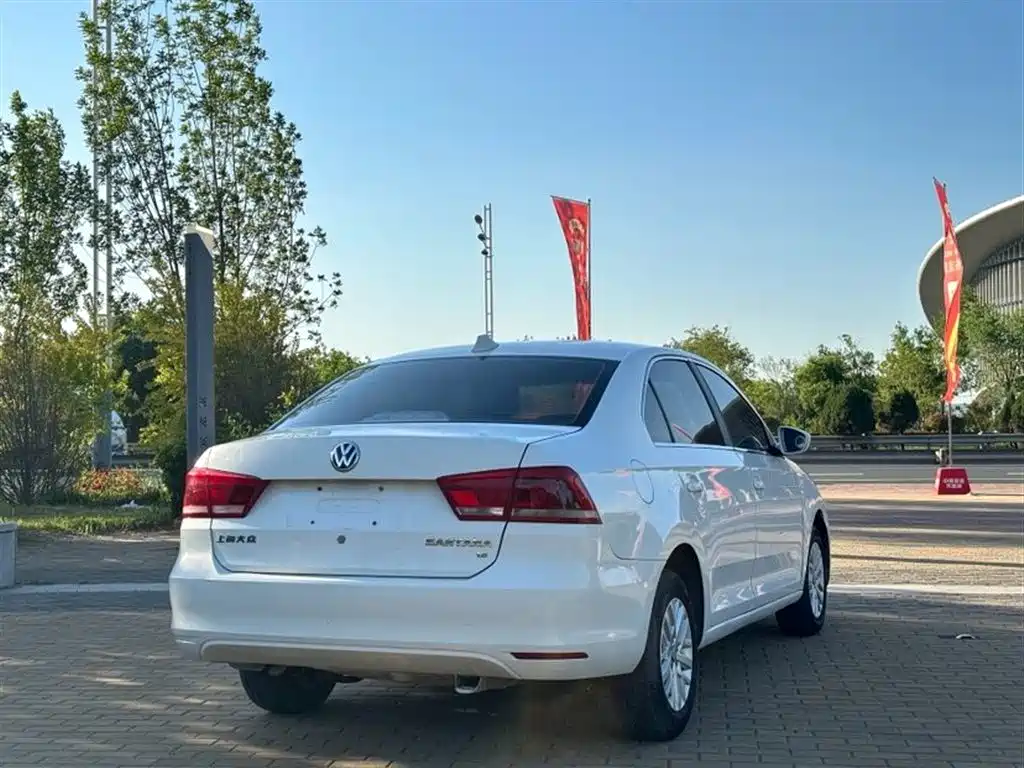 Volkswagen Santana 2013 1.6L Manual Trend Edition фото 4