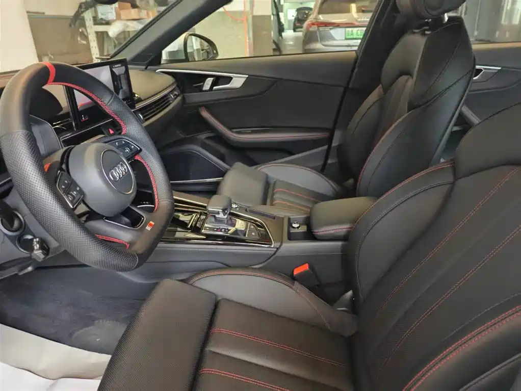 Audi A4L 2025 2 Million Celebration Edition 40 TFSI Luxury Dynamic B&O Starlight Night Edition фото 6