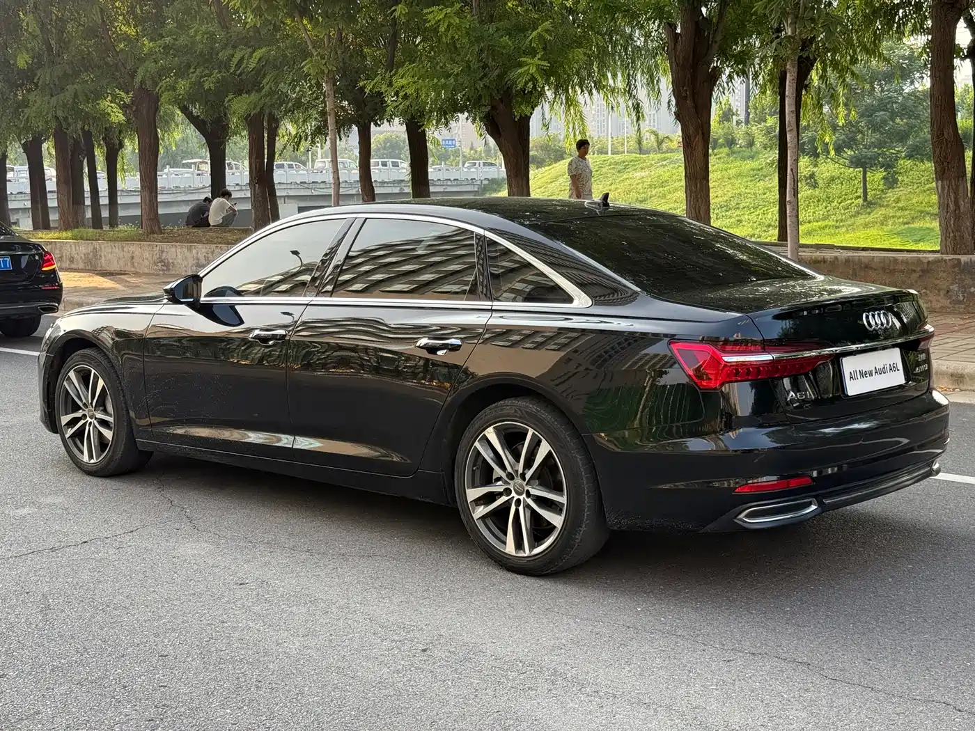 Фото 9 - Audi A6L
