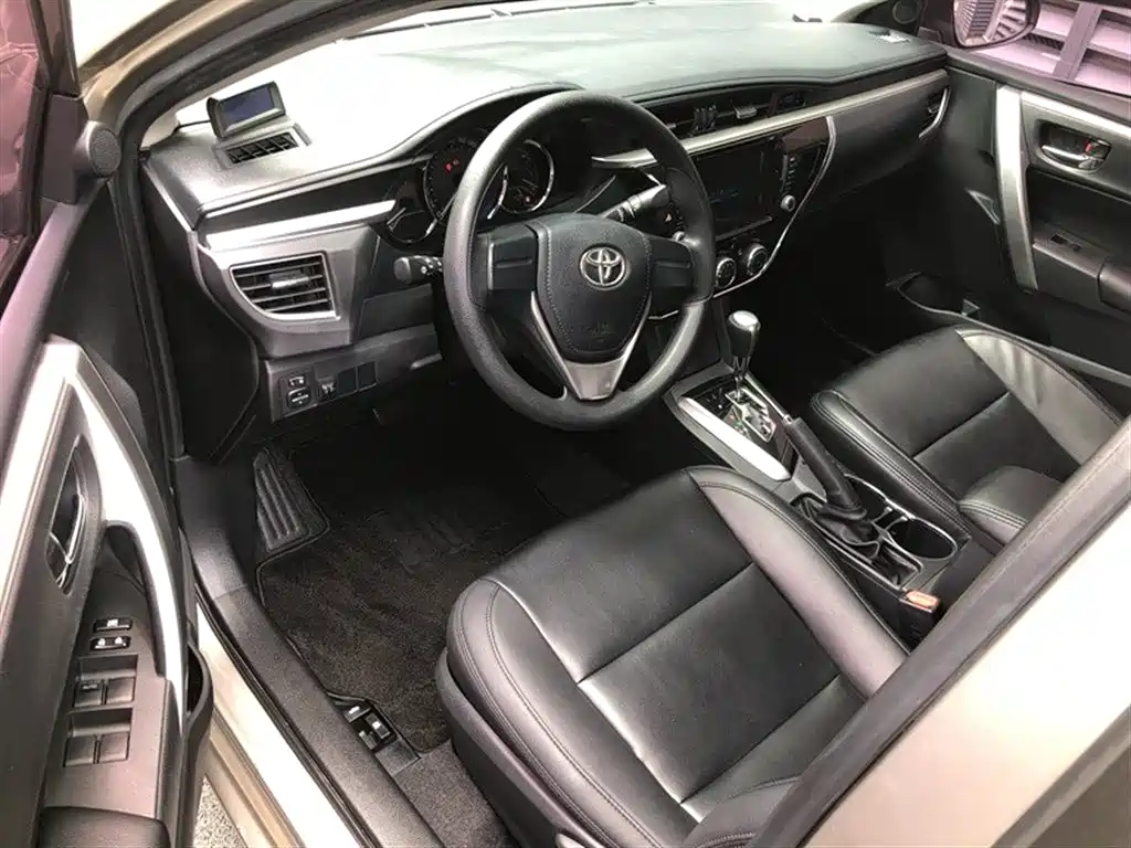 Toyota Corolla 2014 1.6L CVT GL фото 7