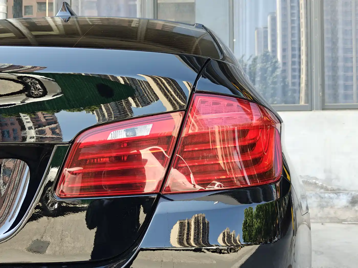 BMW 5 Series 2014 525Li Luxury Design Package фото 10