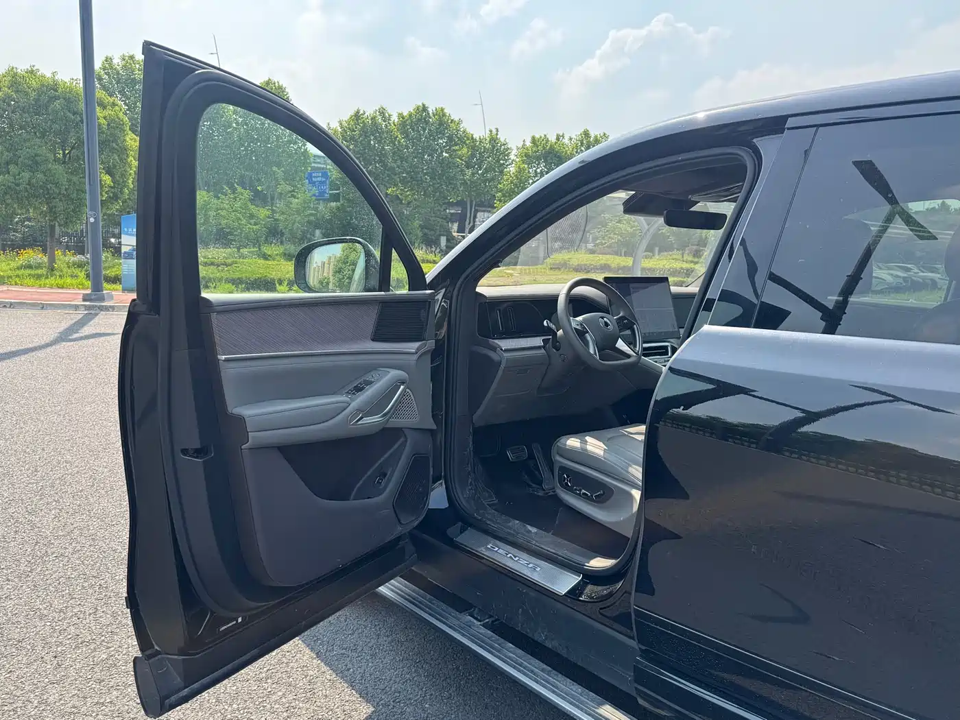 Denza N9 2025 Model Prestige Edition фото 8