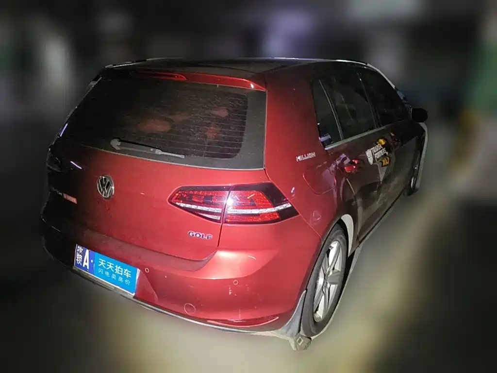 Фото 5 - Volkswagen Golf