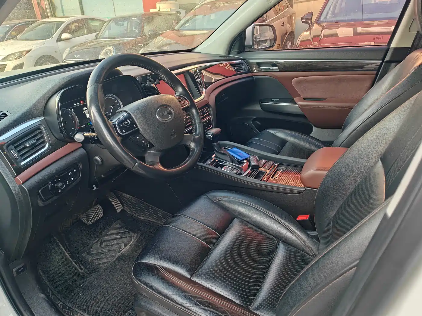 GAC Trumpchi Trumpchi GS8 2017 320T 2WD Luxury Smart Connect (7-seater) фото 4