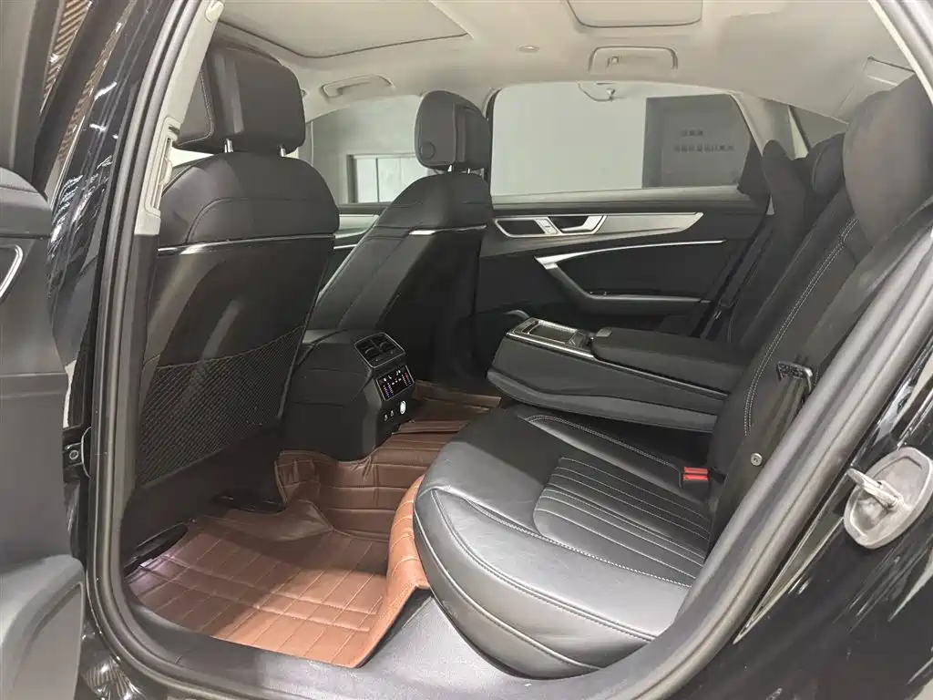 Audi A6L 2023 45 TFSI Premium Selection Elegance фото 13